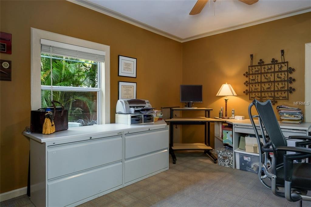 4804 W WOODMERE ROAD, TAMPA, Florida 33609, 4 Bedrooms Bedrooms, 9 Rooms Rooms,2 BathroomsBathrooms,Residential,For sale,WOODMERE,T2921087