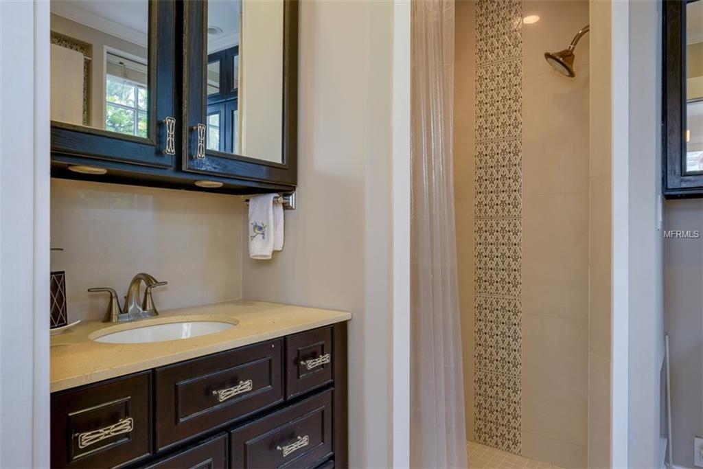 4804 W WOODMERE ROAD, TAMPA, Florida 33609, 4 Bedrooms Bedrooms, 9 Rooms Rooms,2 BathroomsBathrooms,Residential,For sale,WOODMERE,T2921087