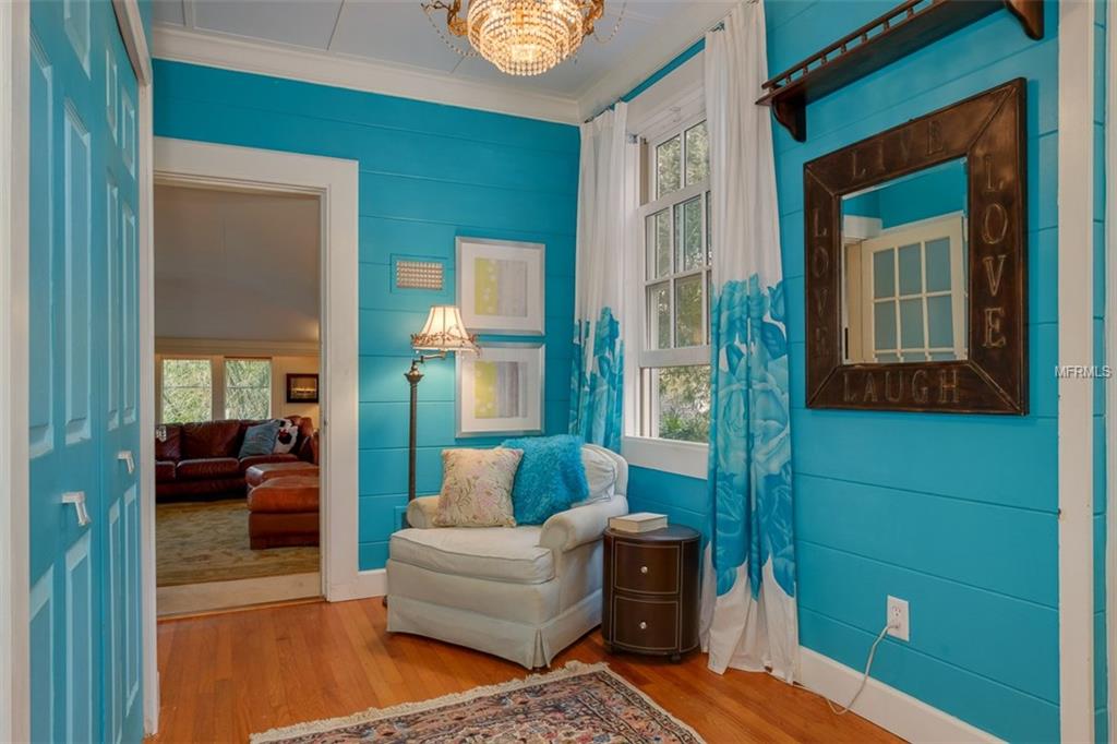 4804 W WOODMERE ROAD, TAMPA, Florida 33609, 4 Bedrooms Bedrooms, 9 Rooms Rooms,2 BathroomsBathrooms,Residential,For sale,WOODMERE,T2921087