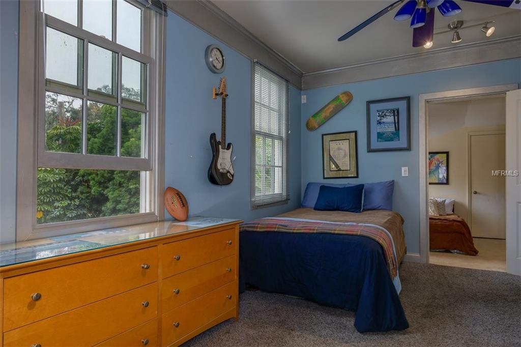 4804 W WOODMERE ROAD, TAMPA, Florida 33609, 4 Bedrooms Bedrooms, 9 Rooms Rooms,2 BathroomsBathrooms,Residential,For sale,WOODMERE,T2921087