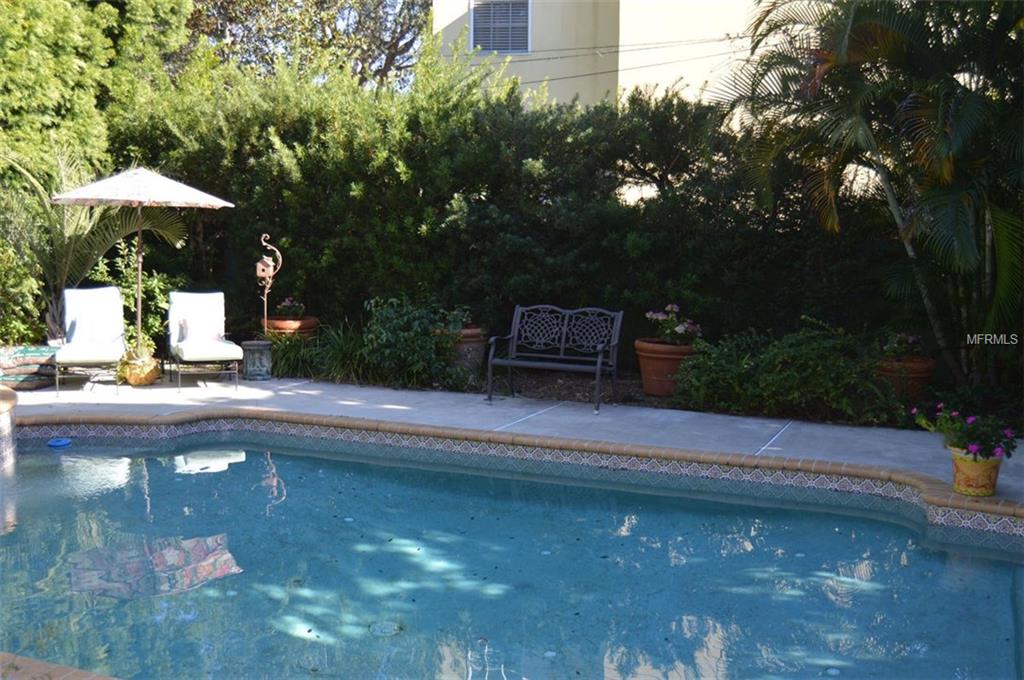 4804 W WOODMERE ROAD, TAMPA, Florida 33609, 4 Bedrooms Bedrooms, 9 Rooms Rooms,2 BathroomsBathrooms,Residential,For sale,WOODMERE,T2921087