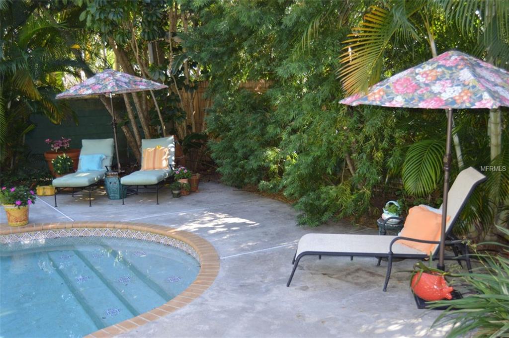 4804 W WOODMERE ROAD, TAMPA, Florida 33609, 4 Bedrooms Bedrooms, 9 Rooms Rooms,2 BathroomsBathrooms,Residential,For sale,WOODMERE,T2921087