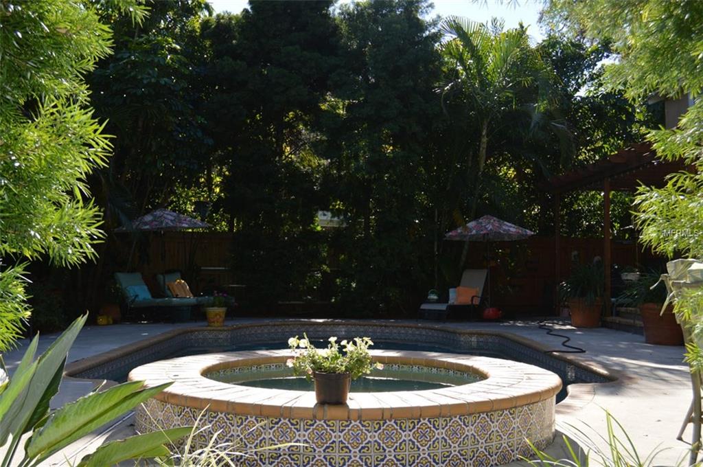 4804 W WOODMERE ROAD, TAMPA, Florida 33609, 4 Bedrooms Bedrooms, 9 Rooms Rooms,2 BathroomsBathrooms,Residential,For sale,WOODMERE,T2921087