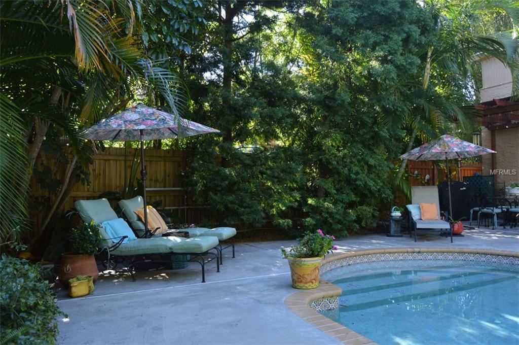 4804 W WOODMERE ROAD, TAMPA, Florida 33609, 4 Bedrooms Bedrooms, 9 Rooms Rooms,2 BathroomsBathrooms,Residential,For sale,WOODMERE,T2921087