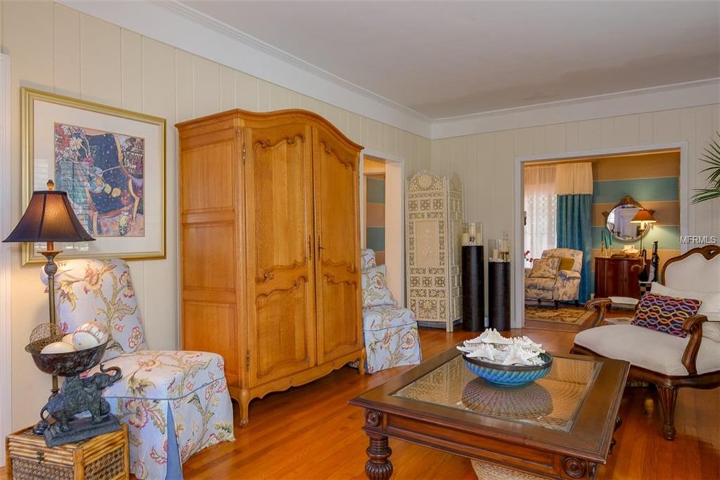 4804 W WOODMERE ROAD, TAMPA, Florida 33609, 4 Bedrooms Bedrooms, 9 Rooms Rooms,2 BathroomsBathrooms,Residential,For sale,WOODMERE,T2921087