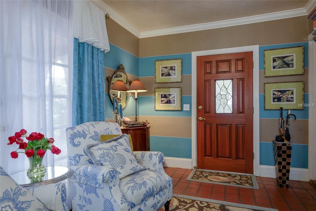 4804 W WOODMERE ROAD, TAMPA, Florida 33609, 4 Bedrooms Bedrooms, 9 Rooms Rooms,2 BathroomsBathrooms,Residential,For sale,WOODMERE,T2921087