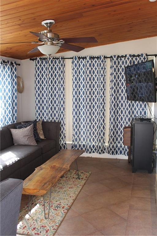 4009 W WISCONSIN AVENUE, TAMPA, Florida 33616, 3 Bedrooms Bedrooms, 5 Rooms Rooms,2 BathroomsBathrooms,Residential,For sale,WISCONSIN,T2928095