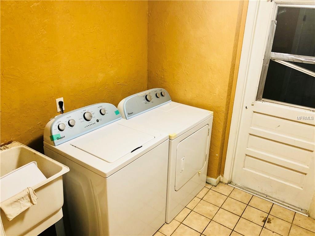 5128 MAGNOLIA TERRACE, FRUITLAND PARK, Florida 34731, 3 Bedrooms Bedrooms, 3 Rooms Rooms,2 BathroomsBathrooms,Residential,For sale,MAGNOLIA,O5552648