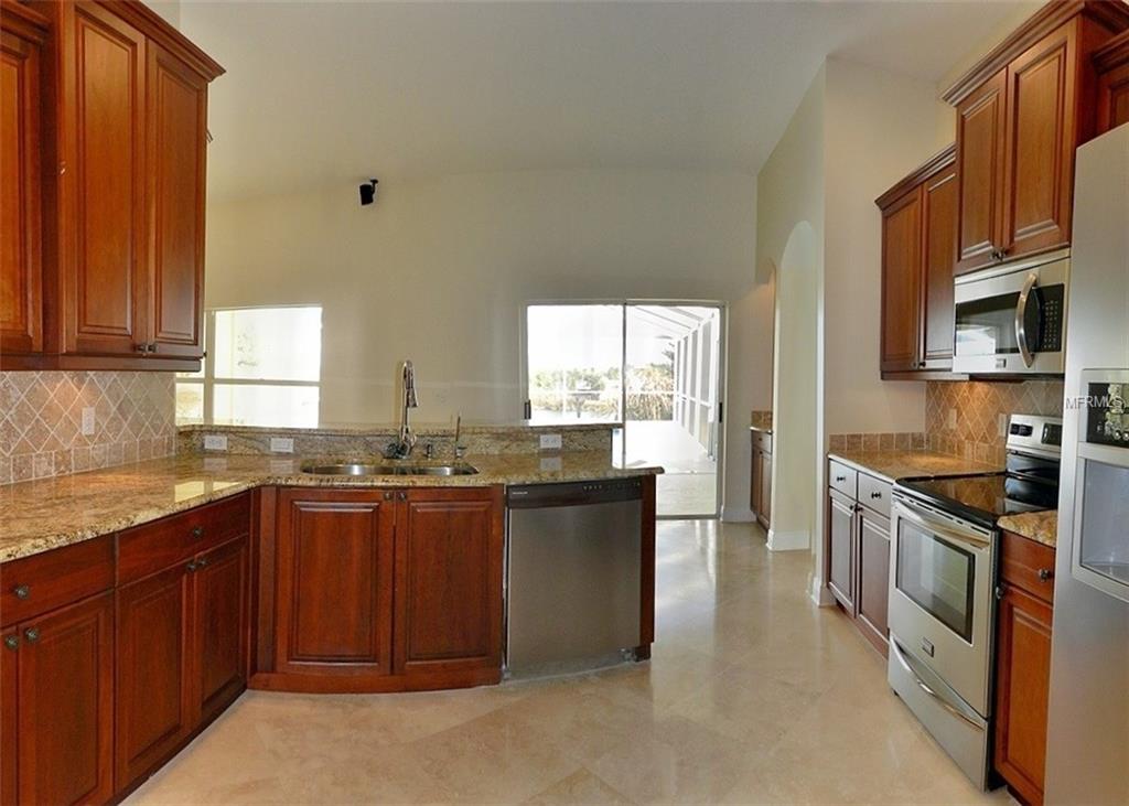 10510 SKYLARK PLACE, RIVERVIEW, Florida 33569, 4 Bedrooms Bedrooms, 9 Rooms Rooms,2 BathroomsBathrooms,Residential,For sale,SKYLARK,T2925129