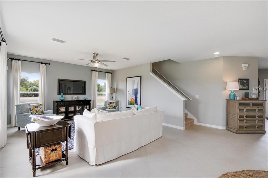 340 SUMMER SQUALL ROAD, DAVENPORT, Florida 33837, 5 Bedrooms Bedrooms, 9 Rooms Rooms,3 BathroomsBathrooms,Residential,For sale,SUMMER SQUALL,W7631581