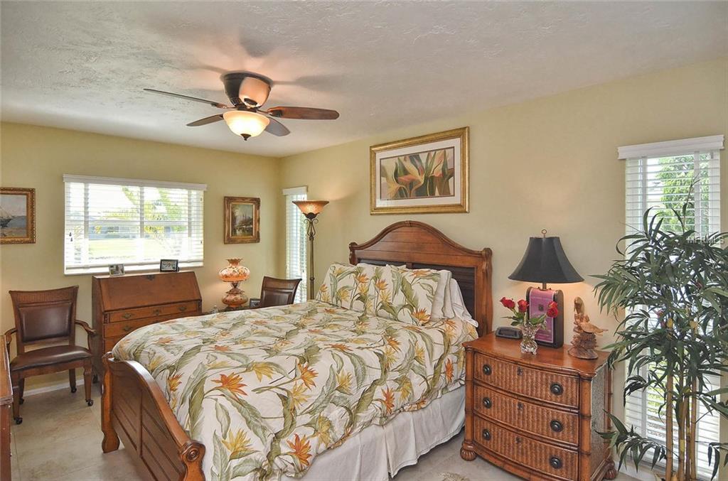 1704 SKLAR COURT, VENICE, Florida 34293, 2 Bedrooms Bedrooms, 5 Rooms Rooms,2 BathroomsBathrooms,Residential,For sale,SKLAR,N5914472