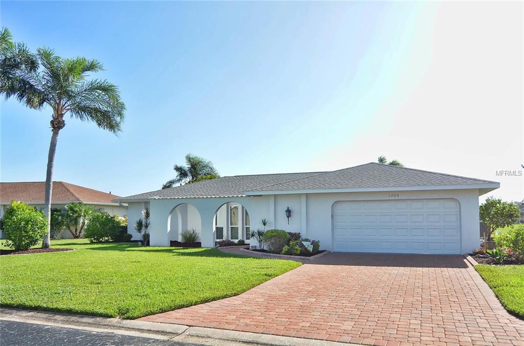 1704 SKLAR COURT, VENICE, Florida 34293, 2 Bedrooms Bedrooms, 5 Rooms Rooms,2 BathroomsBathrooms,Residential,For sale,SKLAR,N5914472