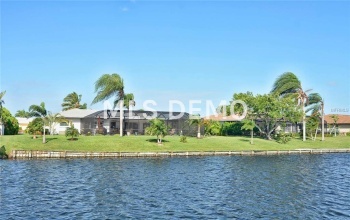 1704 SKLAR COURT, VENICE, Florida 34293, 2 Bedrooms Bedrooms, 5 Rooms Rooms,2 BathroomsBathrooms,Residential,For sale,SKLAR,N5914472