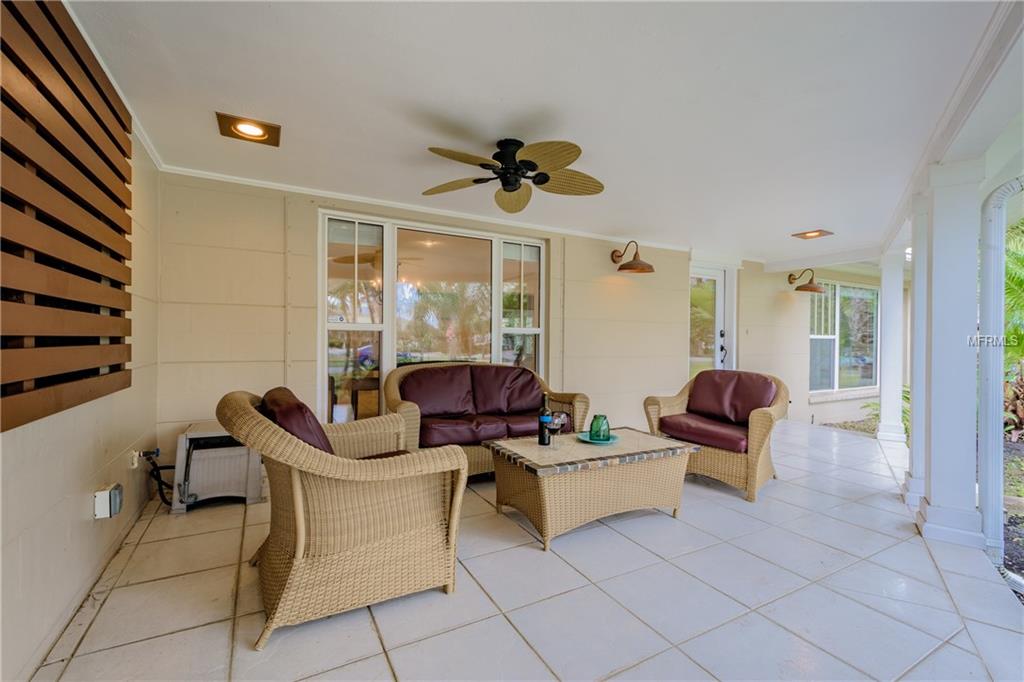 1040 MANDALAY AVENUE, CLEARWATER BEACH, Florida 33767, 3 Bedrooms Bedrooms, 6 Rooms Rooms,3 BathroomsBathrooms,Residential,For sale,MANDALAY,U7844275
