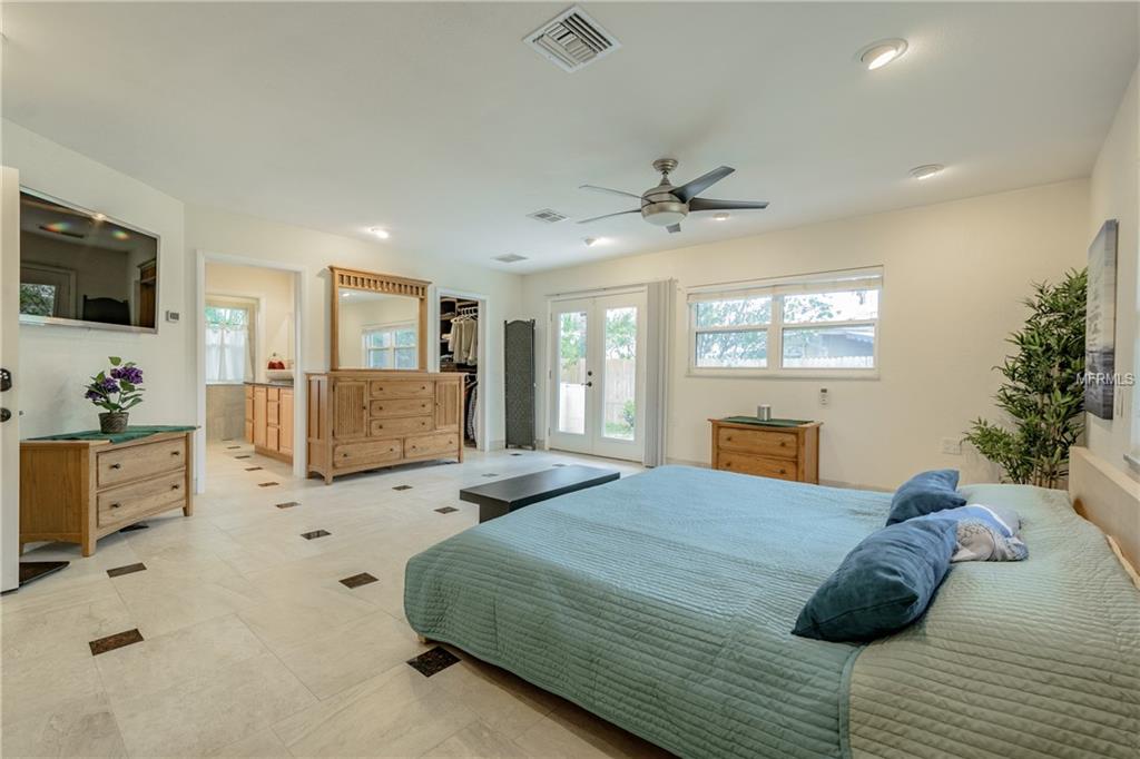 1040 MANDALAY AVENUE, CLEARWATER BEACH, Florida 33767, 3 Bedrooms Bedrooms, 6 Rooms Rooms,3 BathroomsBathrooms,Residential,For sale,MANDALAY,U7844275