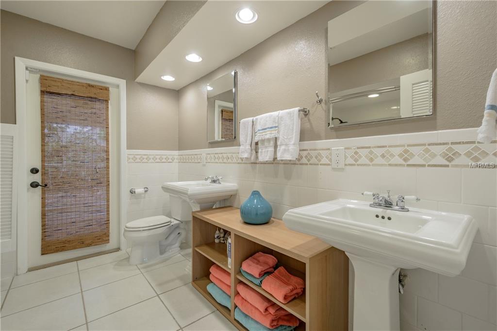 1040 MANDALAY AVENUE, CLEARWATER BEACH, Florida 33767, 3 Bedrooms Bedrooms, 6 Rooms Rooms,3 BathroomsBathrooms,Residential,For sale,MANDALAY,U7844275