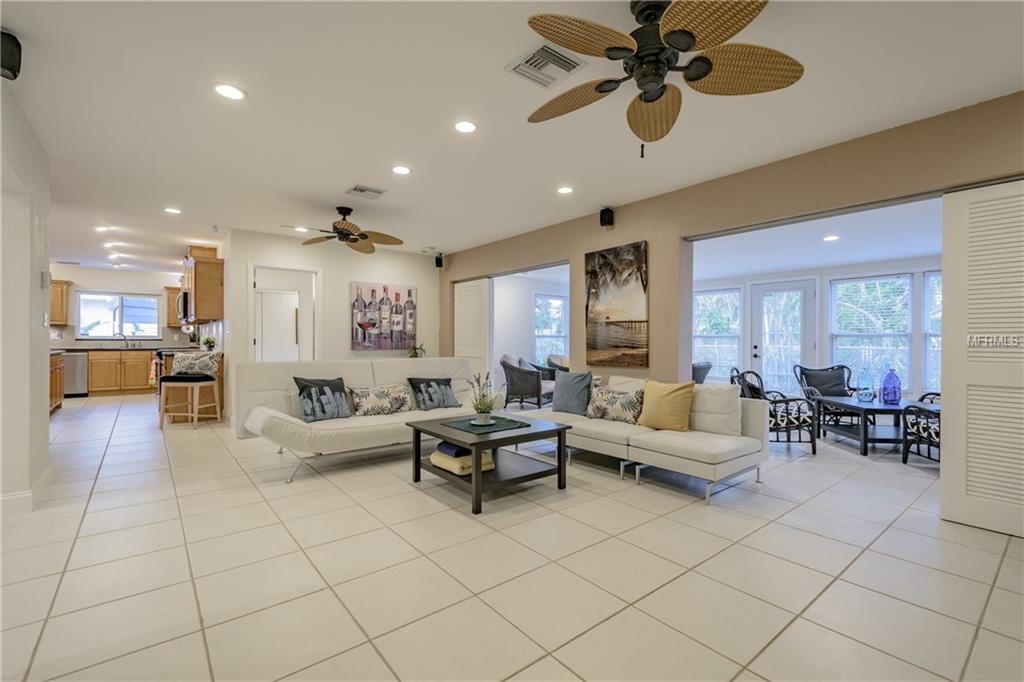 1040 MANDALAY AVENUE, CLEARWATER BEACH, Florida 33767, 3 Bedrooms Bedrooms, 6 Rooms Rooms,3 BathroomsBathrooms,Residential,For sale,MANDALAY,U7844275