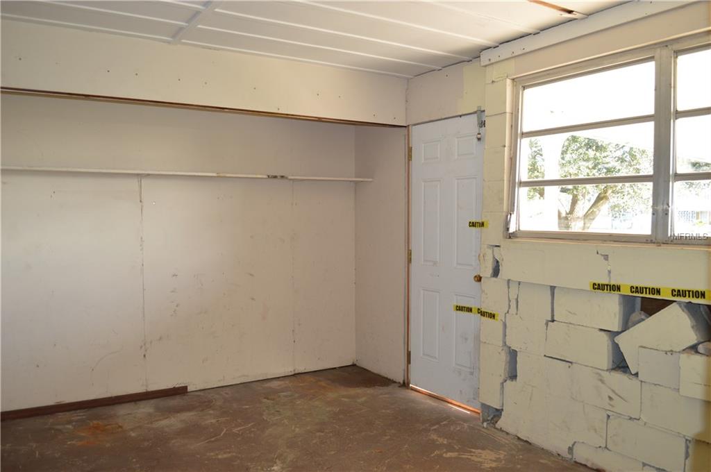 2060 LAGUNA DRIVE, INDIAN LAKE ESTATES, Florida 33855, 3 Bedrooms Bedrooms, 8 Rooms Rooms,1 BathroomBathrooms,Residential,For sale,LAGUNA,P4719018