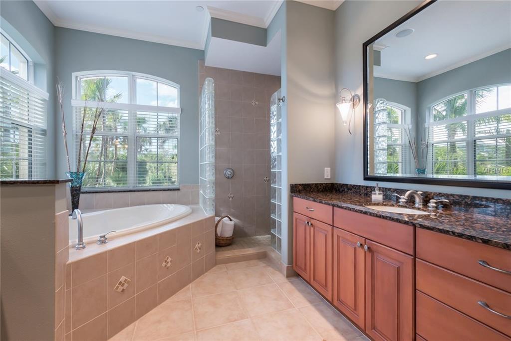 562 NORTON STREET, LONGBOAT KEY, Florida 34228, 4 Bedrooms Bedrooms, 12 Rooms Rooms,5 BathroomsBathrooms,Residential,For sale,NORTON,A4203724