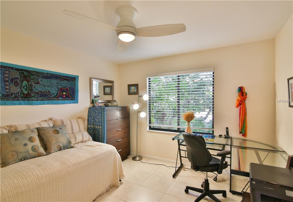1510 PELICAN POINT DRIVE, SARASOTA, Florida 34231, 2 Bedrooms Bedrooms, 5 Rooms Rooms,3 BathroomsBathrooms,Residential,For sale,PELICAN POINT,A4208380