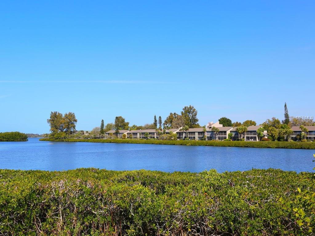 1510 PELICAN POINT DRIVE, SARASOTA, Florida 34231, 2 Bedrooms Bedrooms, 5 Rooms Rooms,3 BathroomsBathrooms,Residential,For sale,PELICAN POINT,A4208380