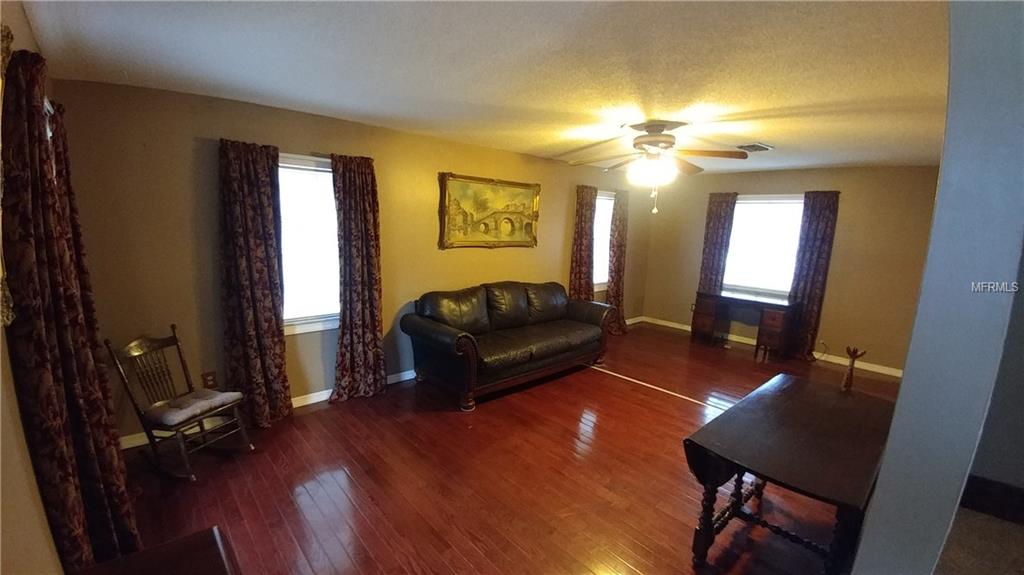 324 W CENTRAL AVENUE, BUSHNELL, Florida 33513, 4 Bedrooms Bedrooms, 3 Rooms Rooms,2 BathroomsBathrooms,Residential,For sale,CENTRAL,G4852349