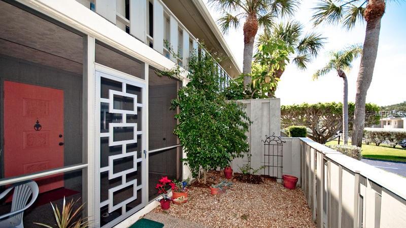 6400 FLOTILLA DRIVE, HOLMES BEACH, Florida 34217, 2 Bedrooms Bedrooms, 6 Rooms Rooms,2 BathroomsBathrooms,Residential,For sale,FLOTILLA,A4178984