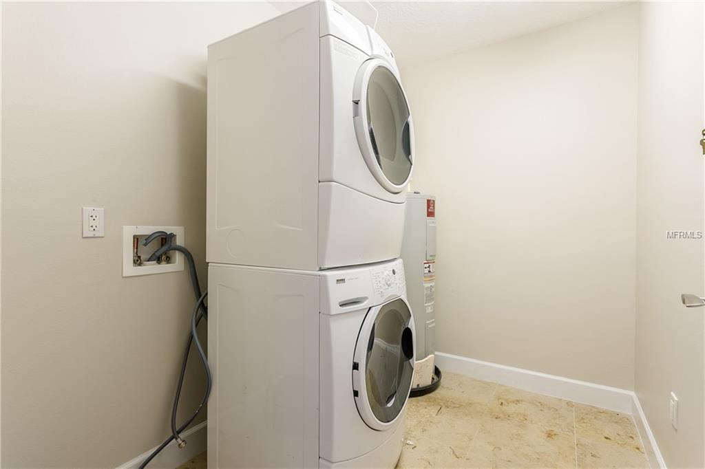 100 S EOLA DRIVE, ORLANDO, Florida 32801, 2 Bedrooms Bedrooms, 5 Rooms Rooms,2 BathroomsBathrooms,Residential,For sale,EOLA,O5546370