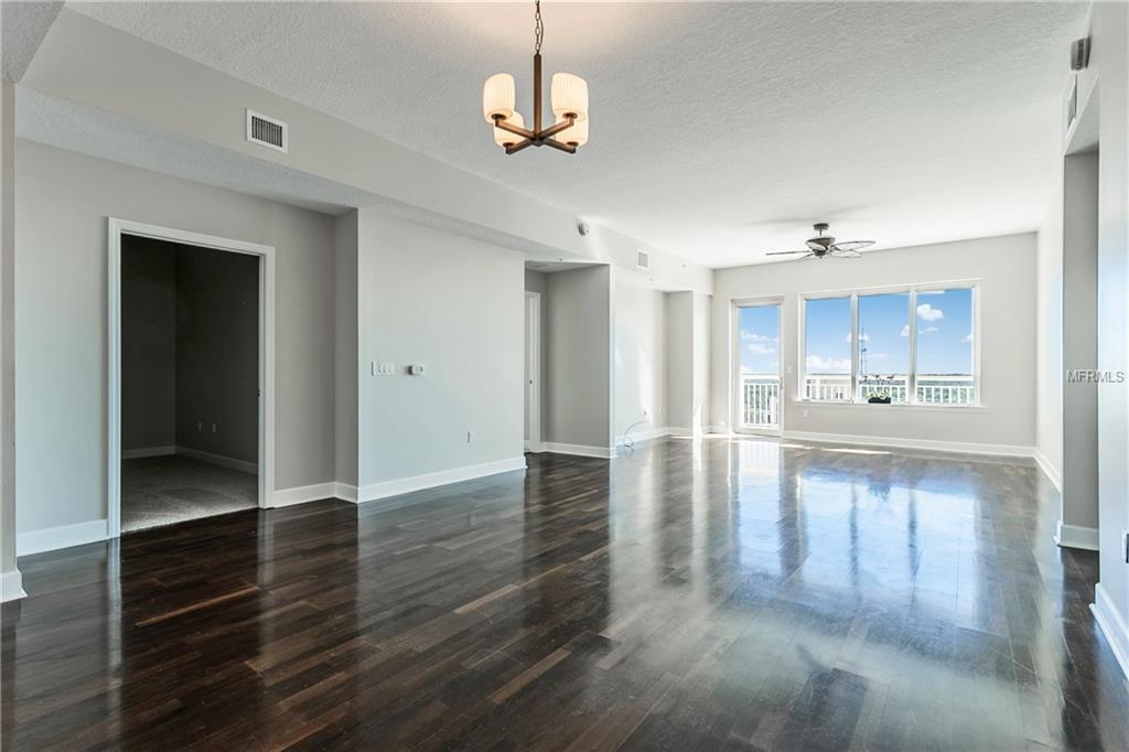 100 S EOLA DRIVE, ORLANDO, Florida 32801, 2 Bedrooms Bedrooms, 5 Rooms Rooms,2 BathroomsBathrooms,Residential,For sale,EOLA,O5546370