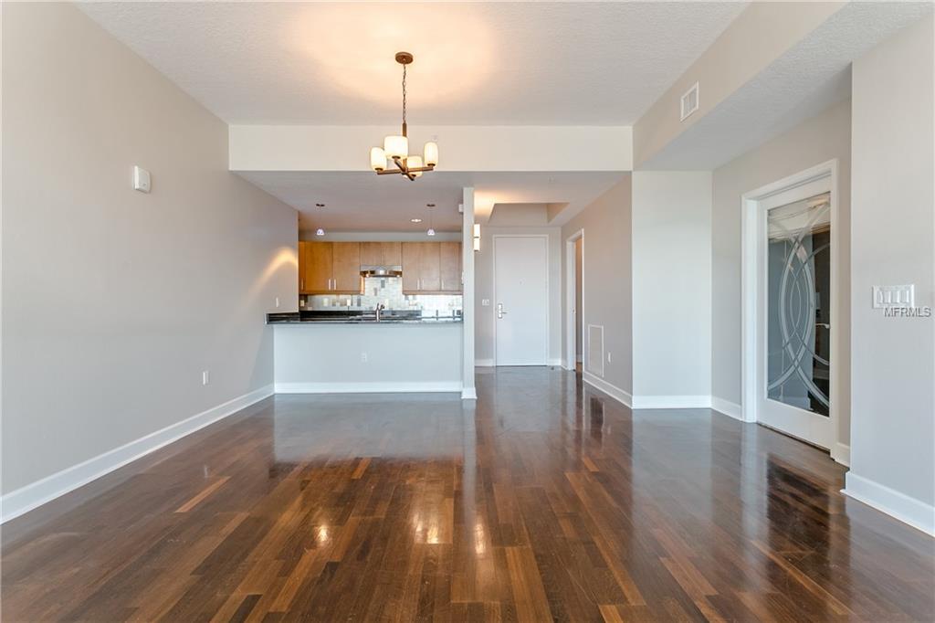 100 S EOLA DRIVE, ORLANDO, Florida 32801, 2 Bedrooms Bedrooms, 5 Rooms Rooms,2 BathroomsBathrooms,Residential,For sale,EOLA,O5546370