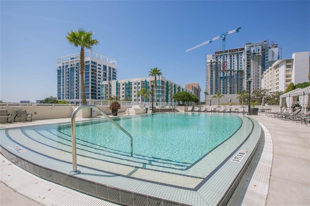 100 S EOLA DRIVE, ORLANDO, Florida 32801, 2 Bedrooms Bedrooms, 5 Rooms Rooms,2 BathroomsBathrooms,Residential,For sale,EOLA,O5546370