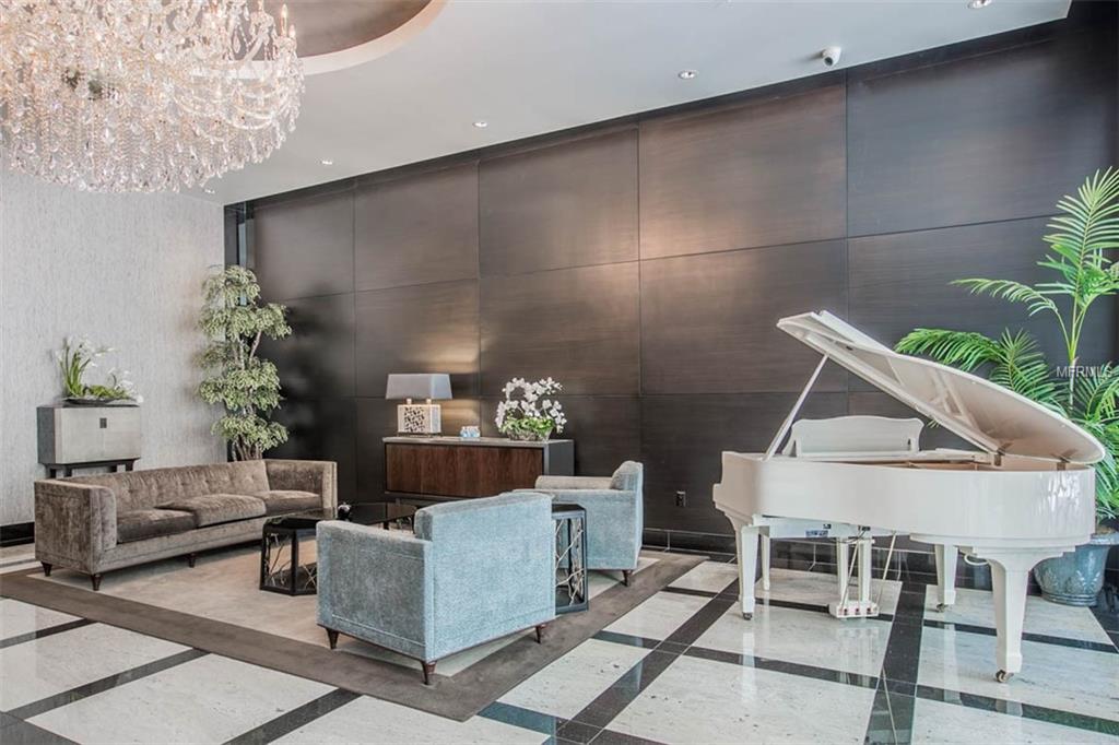 100 S EOLA DRIVE, ORLANDO, Florida 32801, 2 Bedrooms Bedrooms, 5 Rooms Rooms,2 BathroomsBathrooms,Residential,For sale,EOLA,O5546370