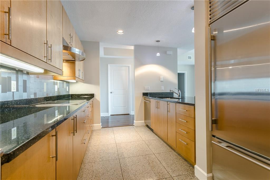 100 S EOLA DRIVE, ORLANDO, Florida 32801, 2 Bedrooms Bedrooms, 5 Rooms Rooms,2 BathroomsBathrooms,Residential,For sale,EOLA,O5546370