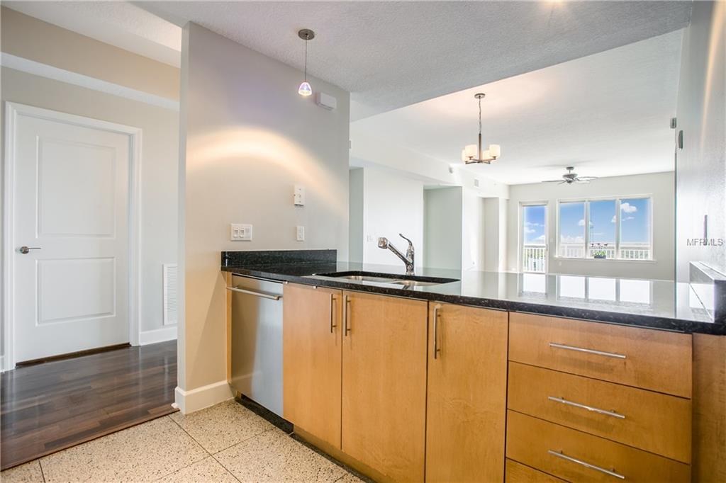 100 S EOLA DRIVE, ORLANDO, Florida 32801, 2 Bedrooms Bedrooms, 5 Rooms Rooms,2 BathroomsBathrooms,Residential,For sale,EOLA,O5546370