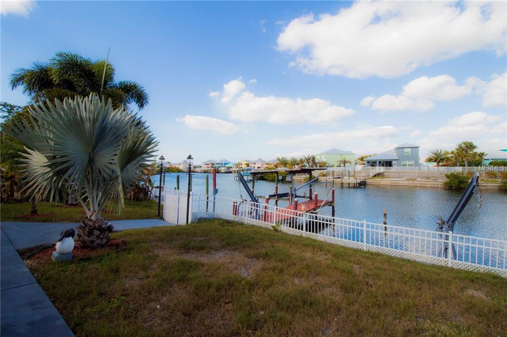 477 FLAMINGO DRIVE, APOLLO BEACH, Florida 33572, 3 Bedrooms Bedrooms, 5 Rooms Rooms,2 BathroomsBathrooms,Residential,For sale,FLAMINGO,T2926350