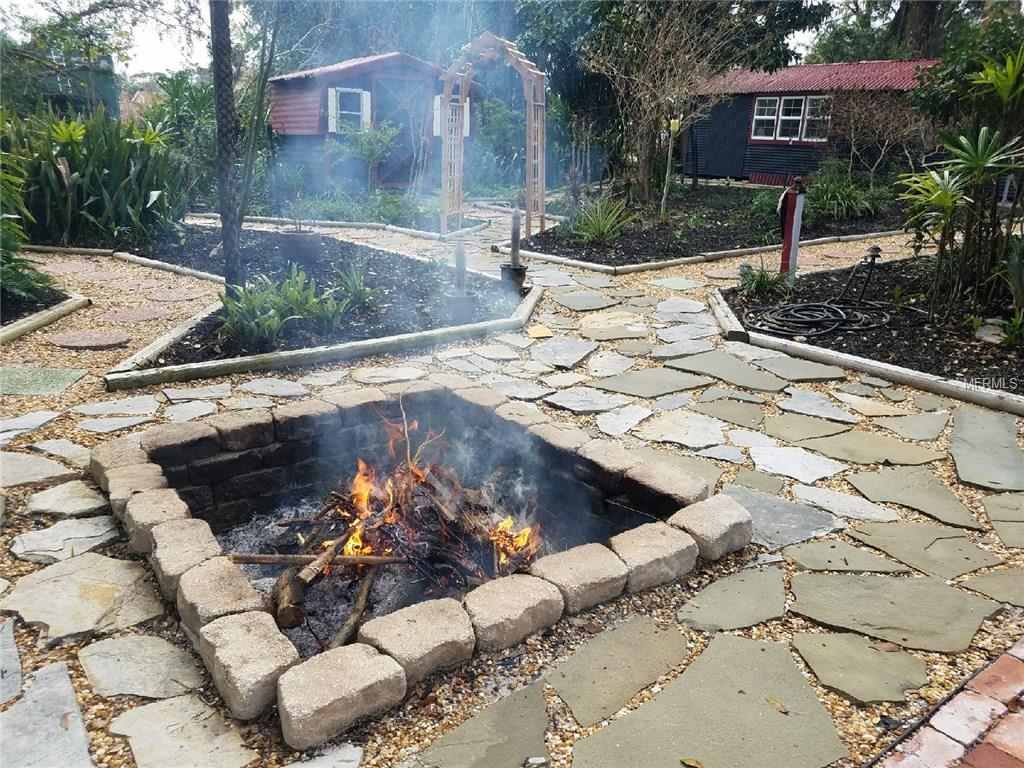 2300 SHERIDAN ROAD, MOUNT DORA, Florida 32757, 4 Bedrooms Bedrooms, 8 Rooms Rooms,2 BathroomsBathrooms,Residential,For sale,SHERIDAN,G4852537