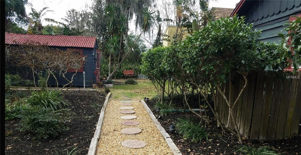 2300 SHERIDAN ROAD, MOUNT DORA, Florida 32757, 4 Bedrooms Bedrooms, 8 Rooms Rooms,2 BathroomsBathrooms,Residential,For sale,SHERIDAN,G4852537