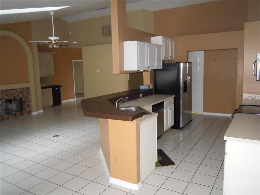 219 CHESTNUT RIDGE STREET, WINTER SPRINGS, Florida 32708, 4 Bedrooms Bedrooms, 8 Rooms Rooms,3 BathroomsBathrooms,Residential,For sale,CHESTNUT RIDGE,O5533384