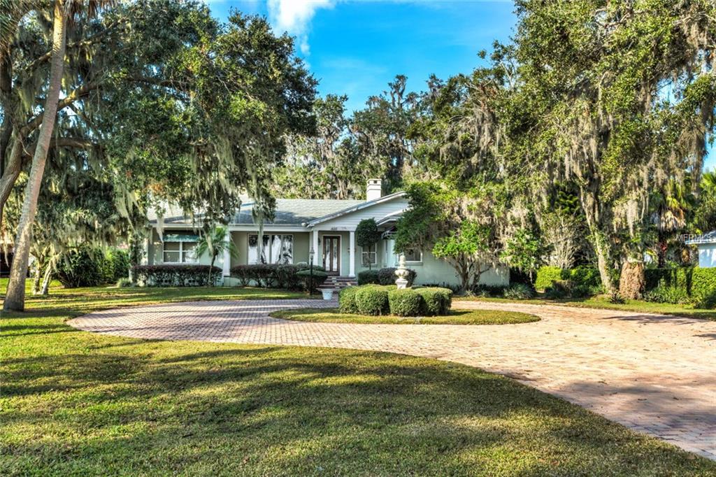 325 LAKESHORE DRIVE, LEESBURG, Florida 34748, 4 Bedrooms Bedrooms, 9 Rooms Rooms,3 BathroomsBathrooms,Residential,For sale,LAKESHORE,G4850789
