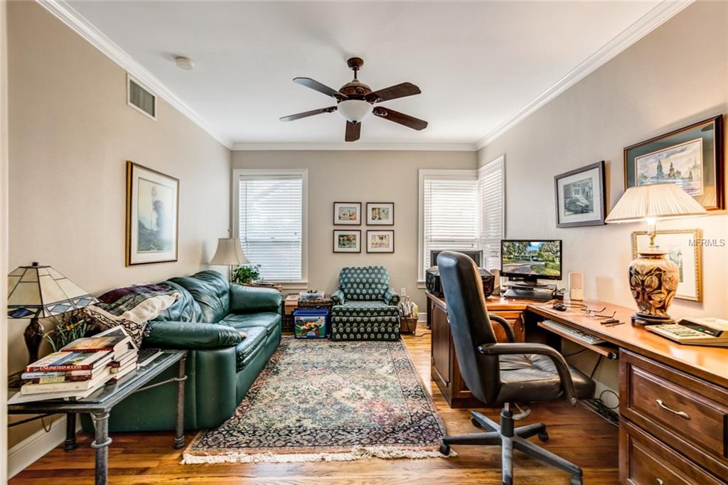 325 LAKESHORE DRIVE, LEESBURG, Florida 34748, 4 Bedrooms Bedrooms, 9 Rooms Rooms,3 BathroomsBathrooms,Residential,For sale,LAKESHORE,G4850789