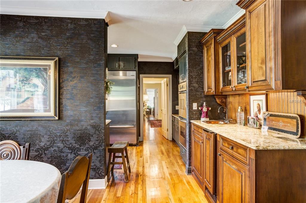 325 LAKESHORE DRIVE, LEESBURG, Florida 34748, 4 Bedrooms Bedrooms, 9 Rooms Rooms,3 BathroomsBathrooms,Residential,For sale,LAKESHORE,G4850789