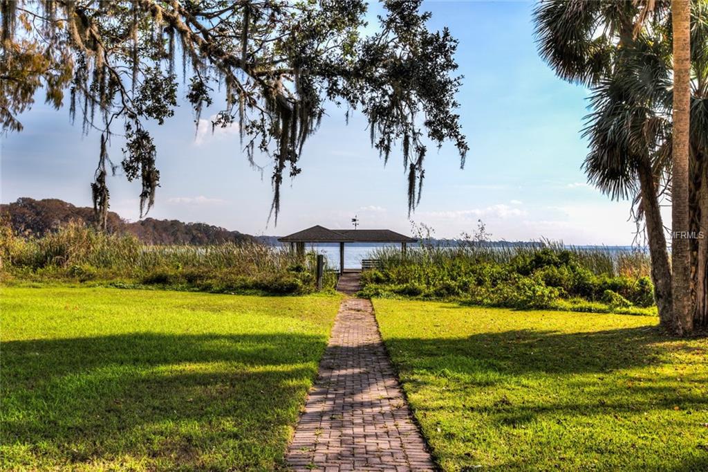 325 LAKESHORE DRIVE, LEESBURG, Florida 34748, 4 Bedrooms Bedrooms, 9 Rooms Rooms,3 BathroomsBathrooms,Residential,For sale,LAKESHORE,G4850789