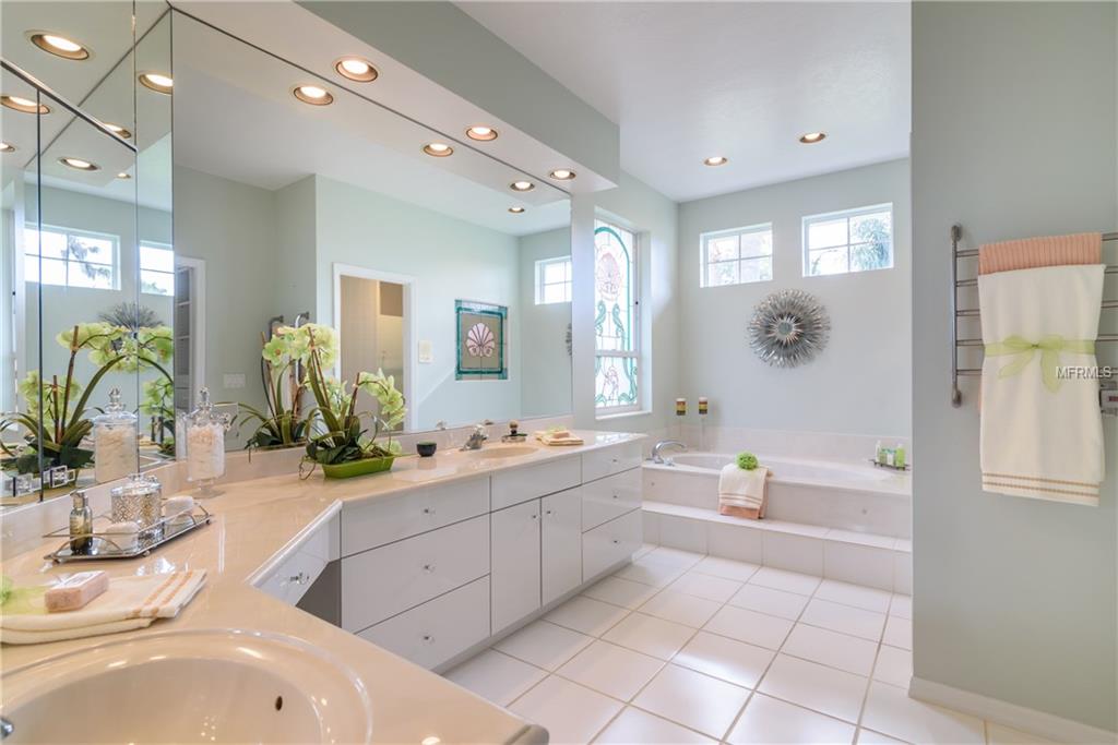 6633 SAINT JAMES CROSSING, UNIVERSITY PARK, Florida 34201, 3 Bedrooms Bedrooms, 7 Rooms Rooms,2 BathroomsBathrooms,Residential,For sale,SAINT JAMES,A4206303