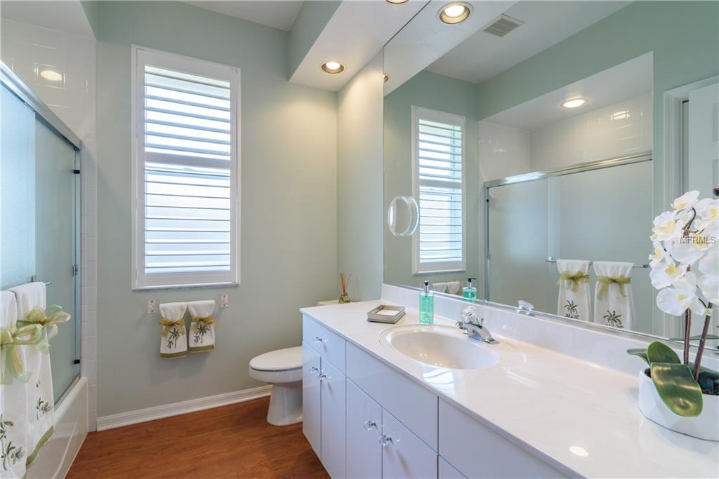 6633 SAINT JAMES CROSSING, UNIVERSITY PARK, Florida 34201, 3 Bedrooms Bedrooms, 7 Rooms Rooms,2 BathroomsBathrooms,Residential,For sale,SAINT JAMES,A4206303