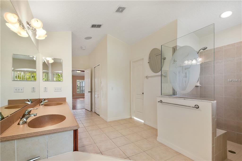 3129 RIACHUELO LANE, KISSIMMEE, Florida 34744, 4 Bedrooms Bedrooms, 8 Rooms Rooms,3 BathroomsBathrooms,Residential,For sale,RIACHUELO,O5561494