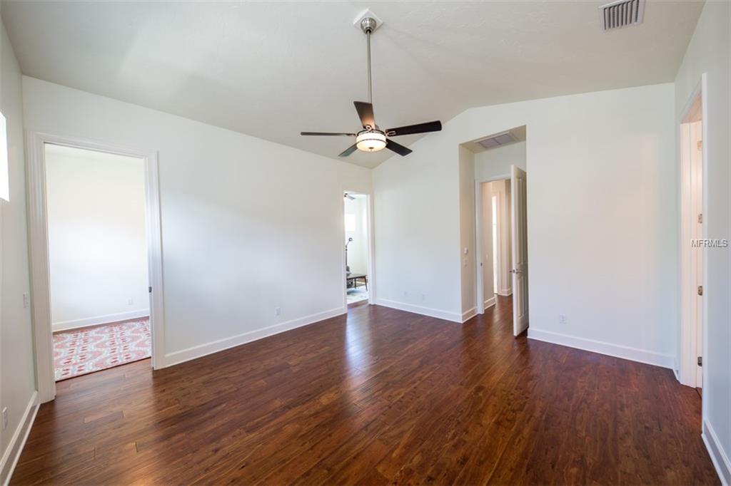 1826 HAWKINS COURT, SARASOTA, Florida 34236, 3 Bedrooms Bedrooms, 5 Rooms Rooms,2 BathroomsBathrooms,Residential,For sale,HAWKINS,A4179265