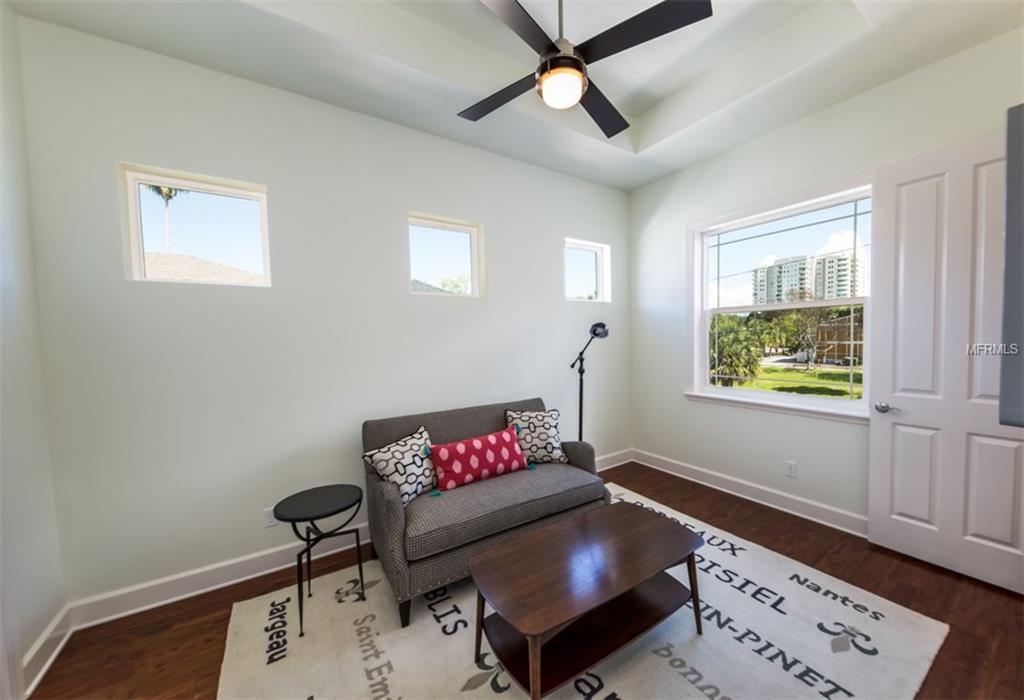 1826 HAWKINS COURT, SARASOTA, Florida 34236, 3 Bedrooms Bedrooms, 5 Rooms Rooms,2 BathroomsBathrooms,Residential,For sale,HAWKINS,A4179265