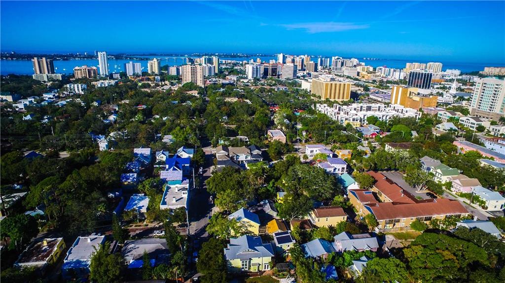 1826 HAWKINS COURT, SARASOTA, Florida 34236, 3 Bedrooms Bedrooms, 5 Rooms Rooms,2 BathroomsBathrooms,Residential,For sale,HAWKINS,A4179265