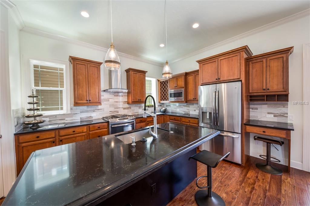 1826 HAWKINS COURT, SARASOTA, Florida 34236, 3 Bedrooms Bedrooms, 5 Rooms Rooms,2 BathroomsBathrooms,Residential,For sale,HAWKINS,A4179265