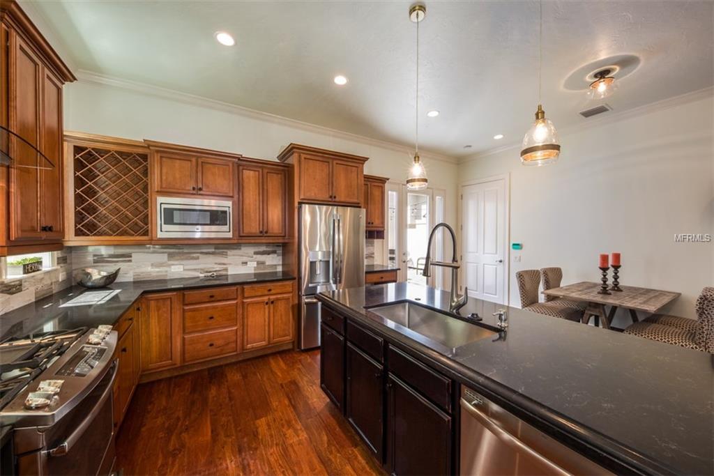 1826 HAWKINS COURT, SARASOTA, Florida 34236, 3 Bedrooms Bedrooms, 5 Rooms Rooms,2 BathroomsBathrooms,Residential,For sale,HAWKINS,A4179265